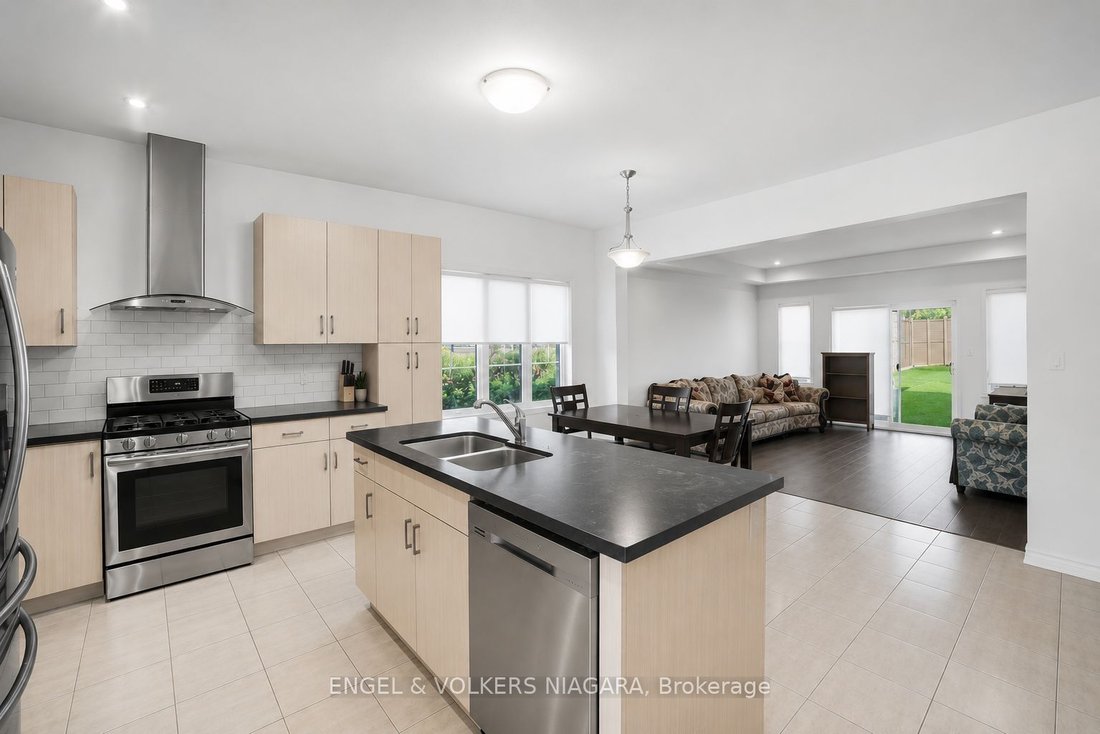 House in Thorold, Ontario, Canada 5 - 18643291