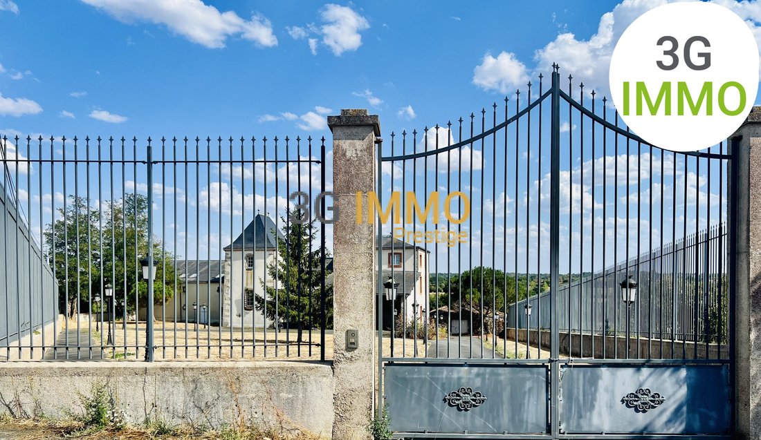 Estate in Mazieres-en-Mauges, Pays de la Loire, France 1 - 18642455