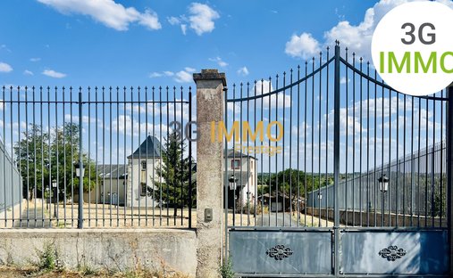 Estate in Mazieres-en-Mauges, Pays de la Loire, France 1