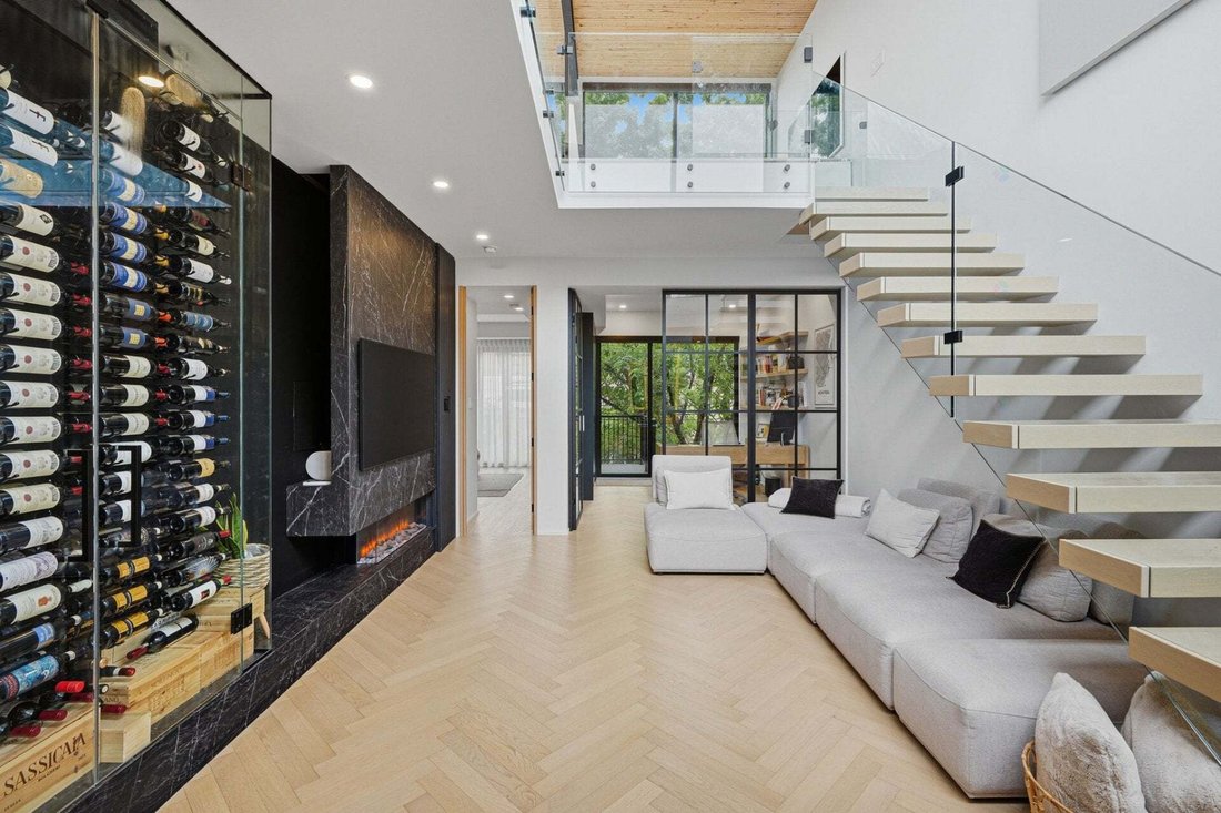 Condo in Montréal, Quebec, Canada 1 - 18642988
