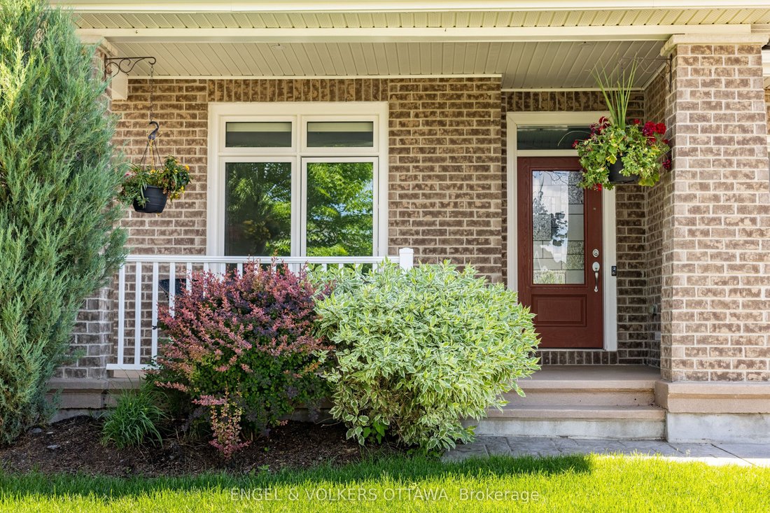 House in Ottawa, Ontario, Canada 3 - 18643847