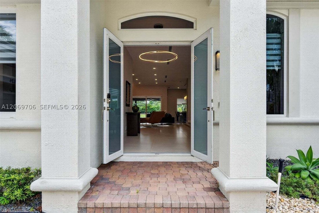 House in Weston, Florida, United States 3 - 18646089