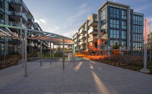 Condo in Innisfil, Ontario, Canada 1