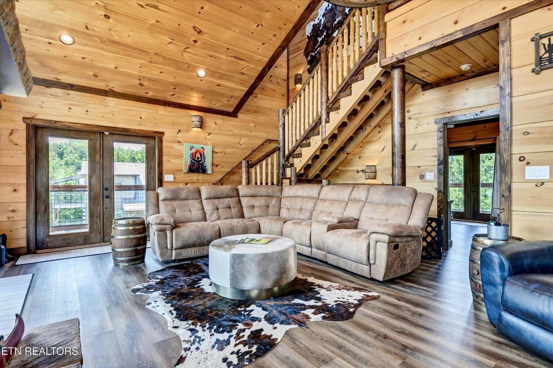 House in Gatlinburg, Tennessee, United States 5 - 18641980