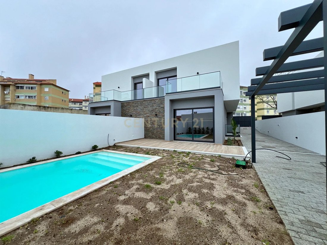 Villa in Carcavelos e Parede, Lisbon, Portugal 1 - 16324839