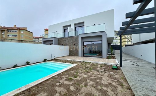Villa in Carcavelos e Parede, Lisbon, Portugal 1