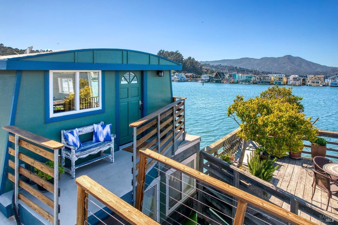 Sausalito, California, United States 5 - 18642775