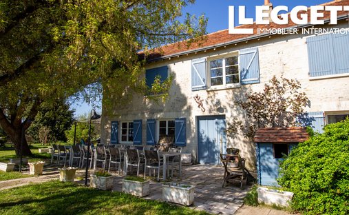 House in Luze, Centre-Val de Loire, France 1