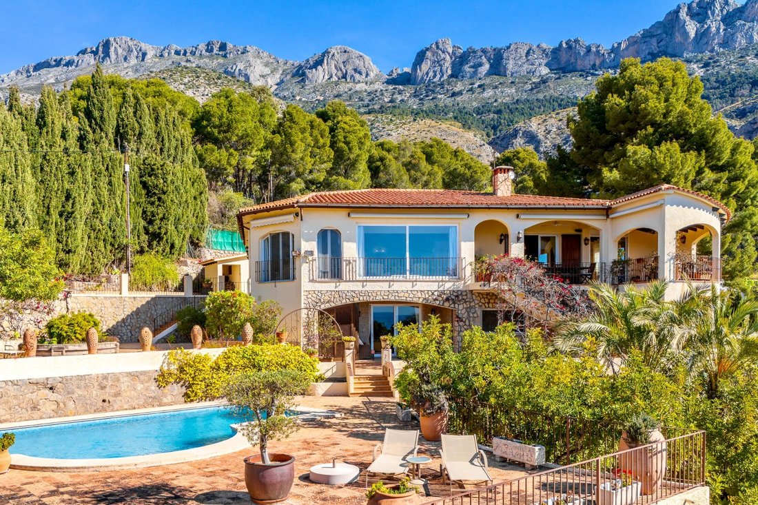 Villa in Altea, Valencian Community, Spain 1 - 17947011