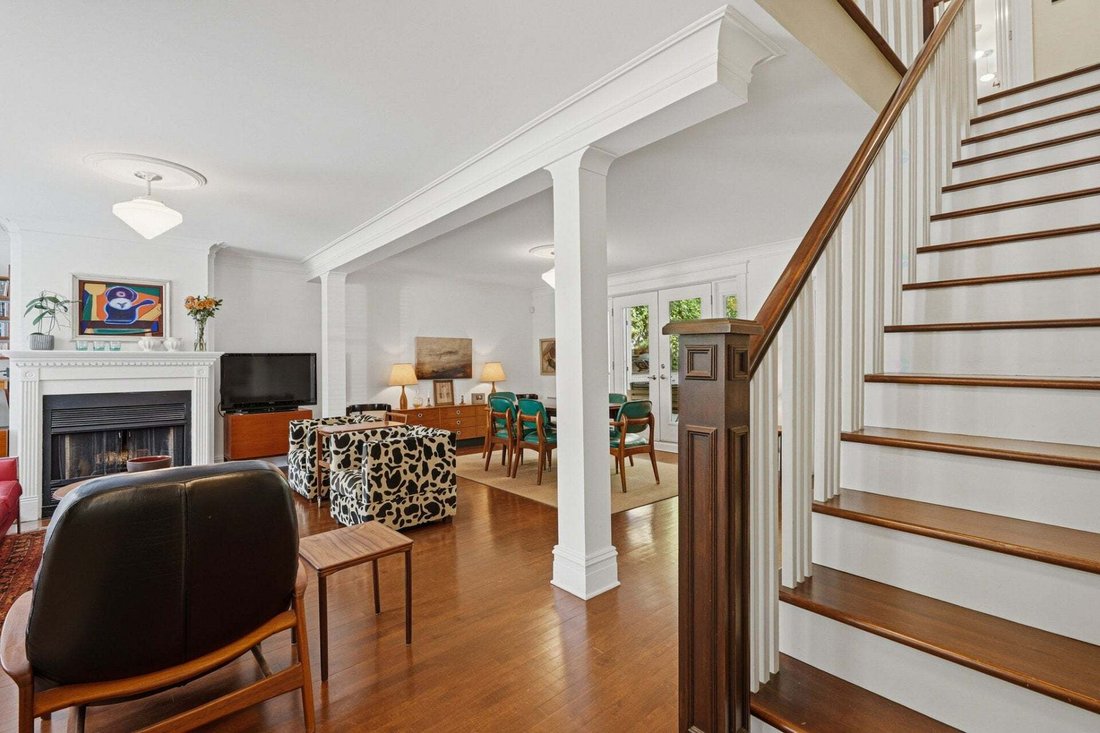 House in Montréal, Quebec, Canada 2 - 17342899