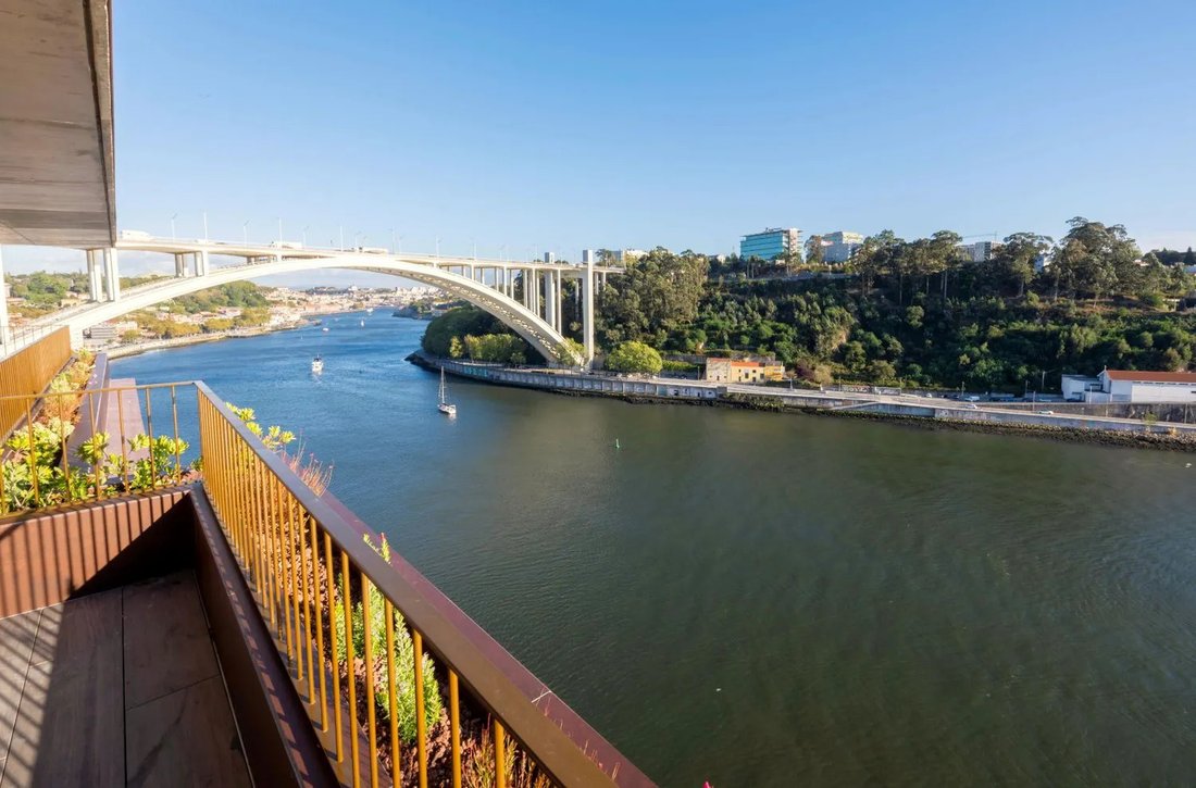Apartment in Lordelo do Ouro e Massarelos, Porto District, Portugal 2 - 15183262
