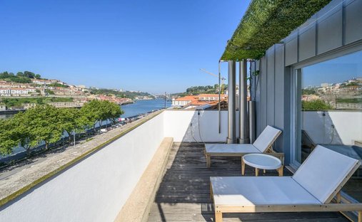 Townhouse in Cedofeita, Santo Ildefonso, Se, Miragaia, Sao Nicolau e Vitoria, Porto District, Portugal 1