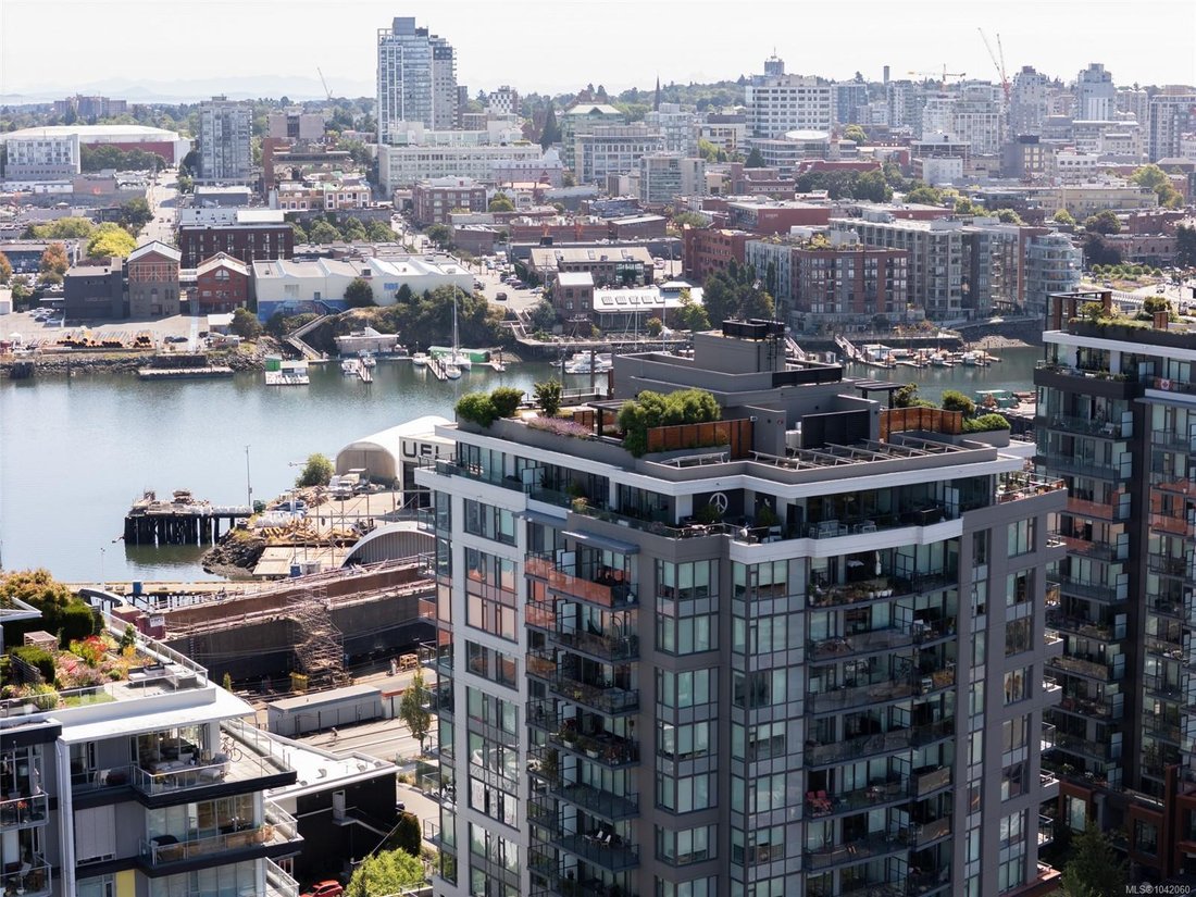 Condo in Victoria, British Columbia, Canada 3 - 18643548