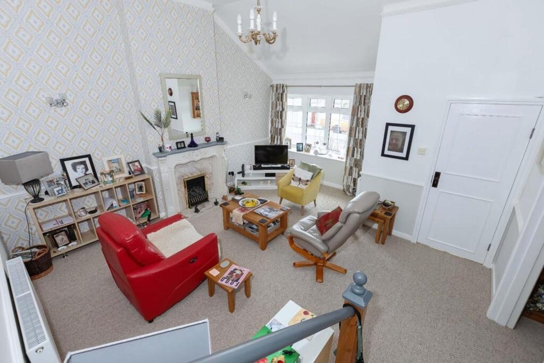Bungalow in Hangleton, Hove, England 5 - 18644251