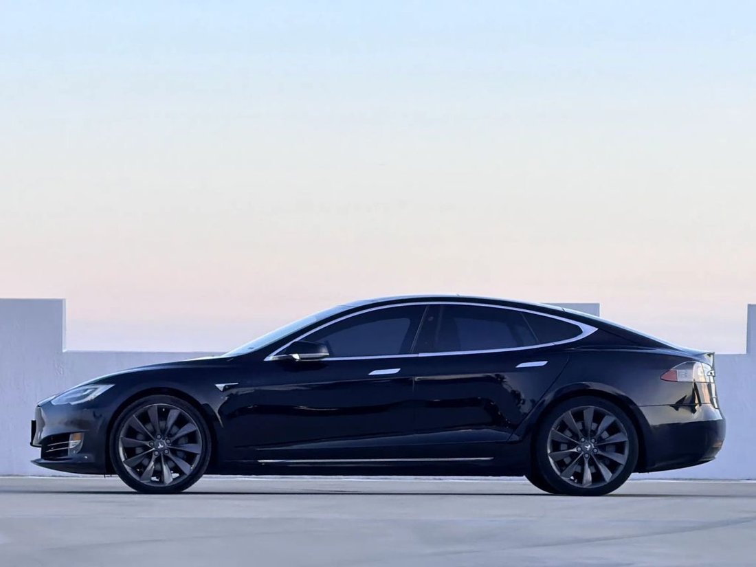 Sedan in Pompano Beach, FL, United States 3 - 18647988