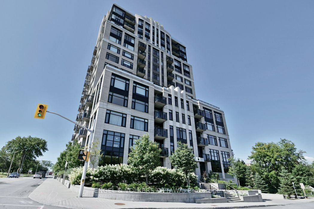 Condo in Ottawa, Ontario, Canada 1 - 18643774