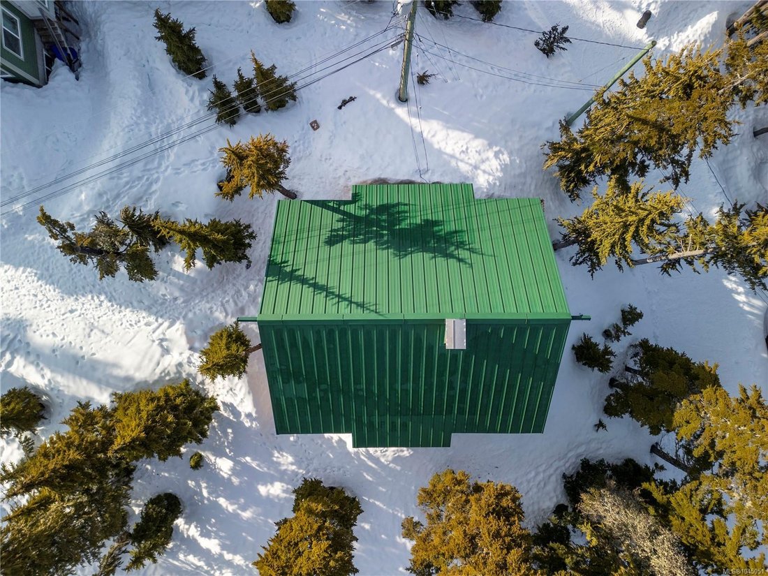 House in Puntledge, British Columbia, Canada 3 - 18643773