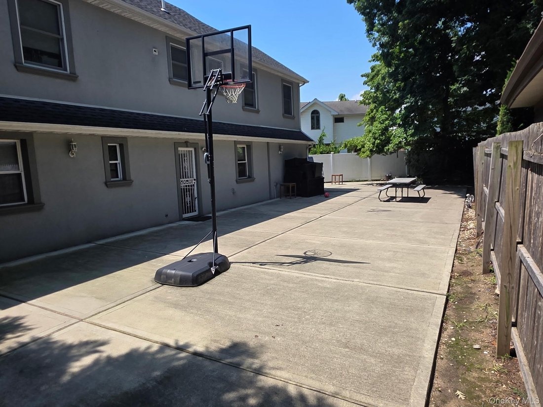 House in West Hempstead, New York, United States 5 - 16980566