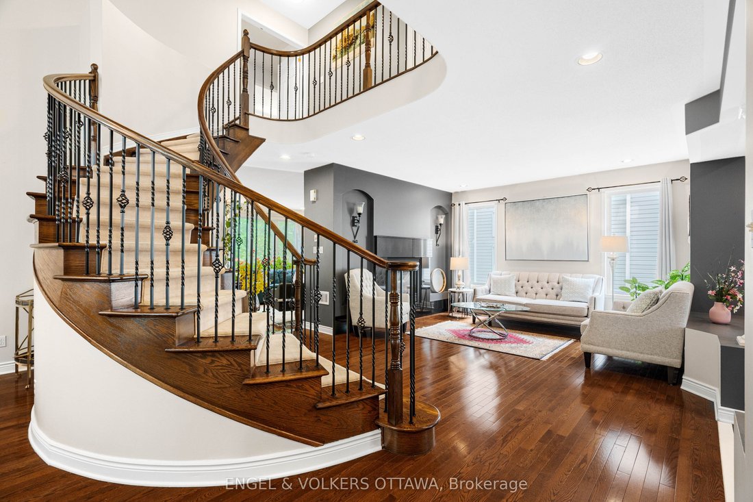 House in Ottawa, Ontario, Canada 5 - 18643613