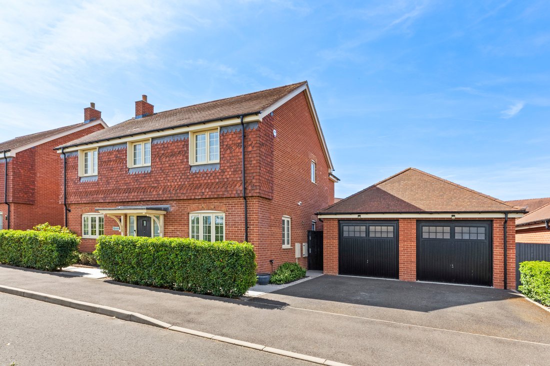 House in Aston Clinton, England 1 - 18645526