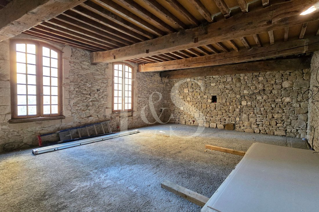Venasque, Provence-Alpes-Côte d'Azur, France 4 - 18647319