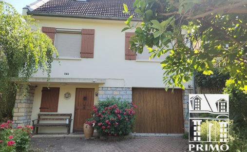 Maison à Ouest, Igny, France 1