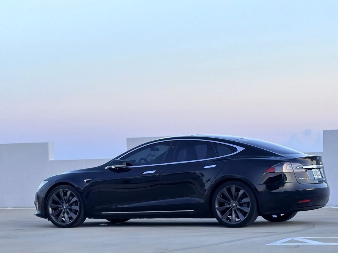 Sedan in Pompano Beach, FL, United States 2 - 18647988