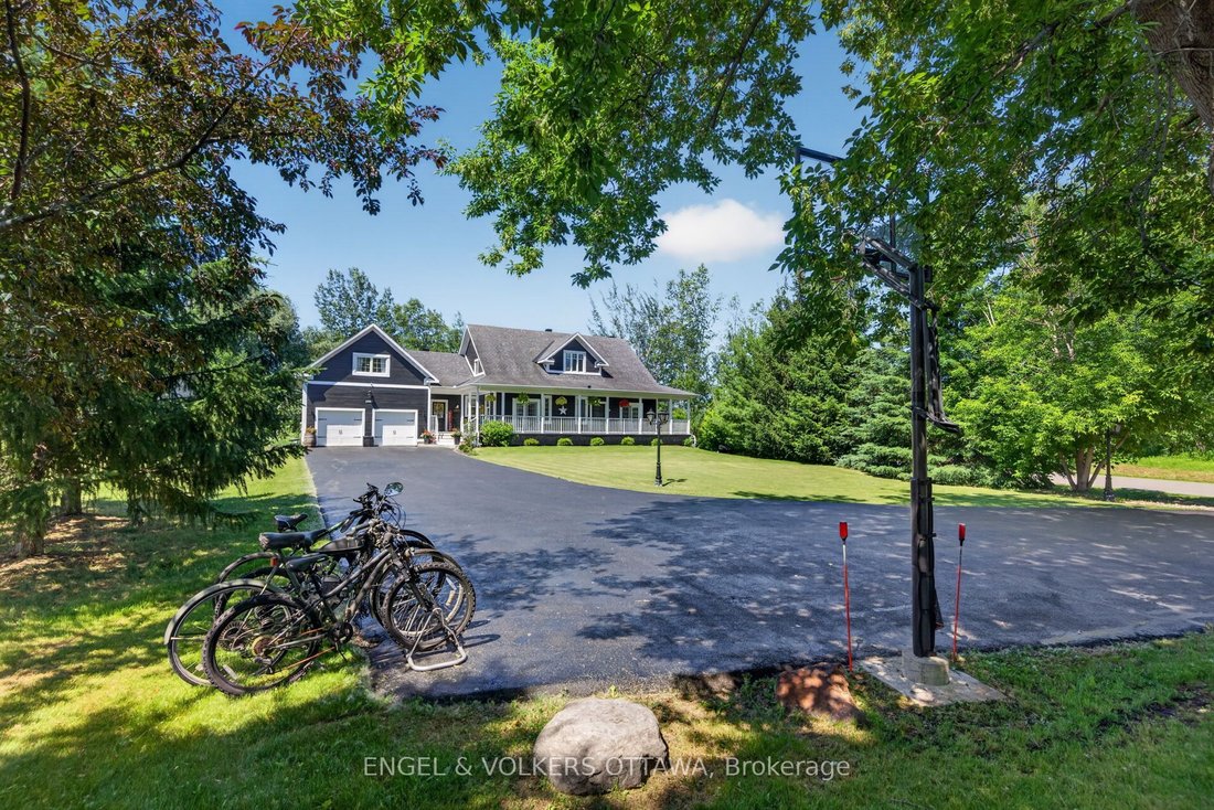 House in Ottawa, Ontario, Canada 4 - 18643530