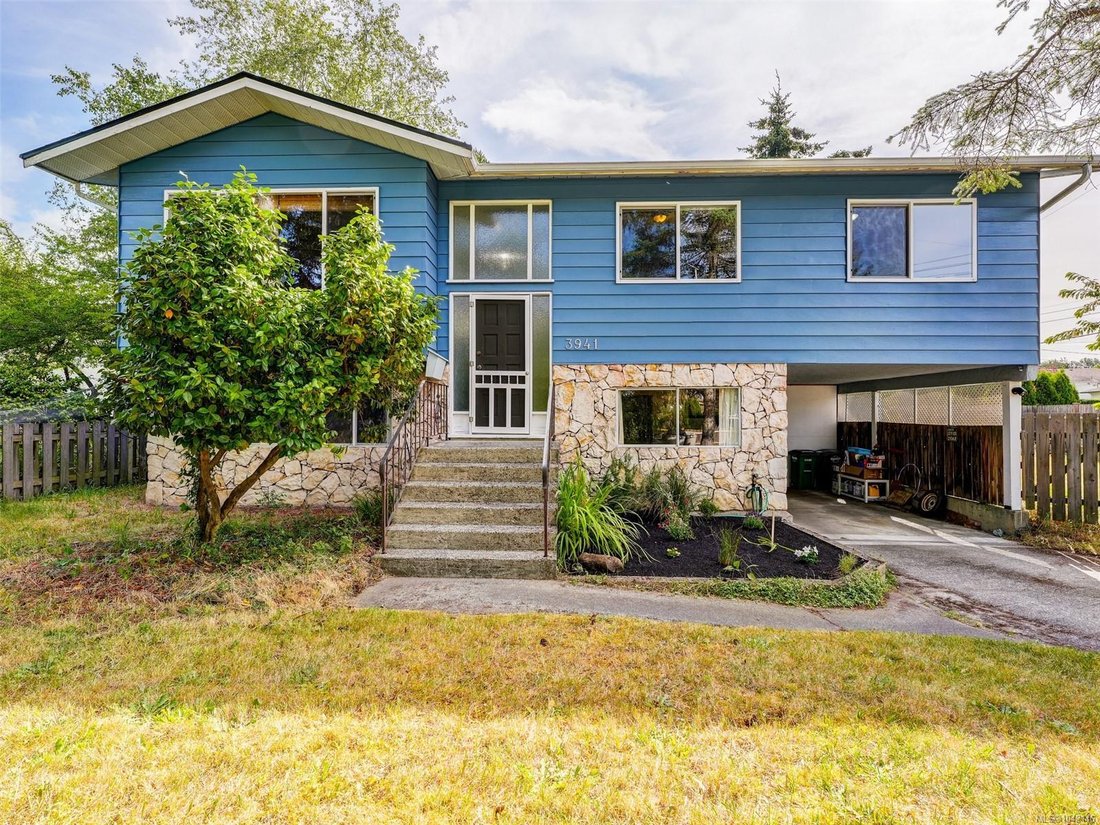 House in Saanich, British Columbia, Canada 1 - 18643561