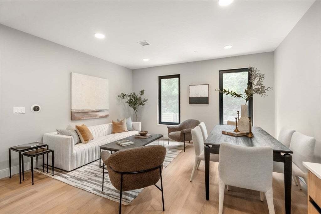 Condo in Boston, Massachusetts, United States 3 - 18643413