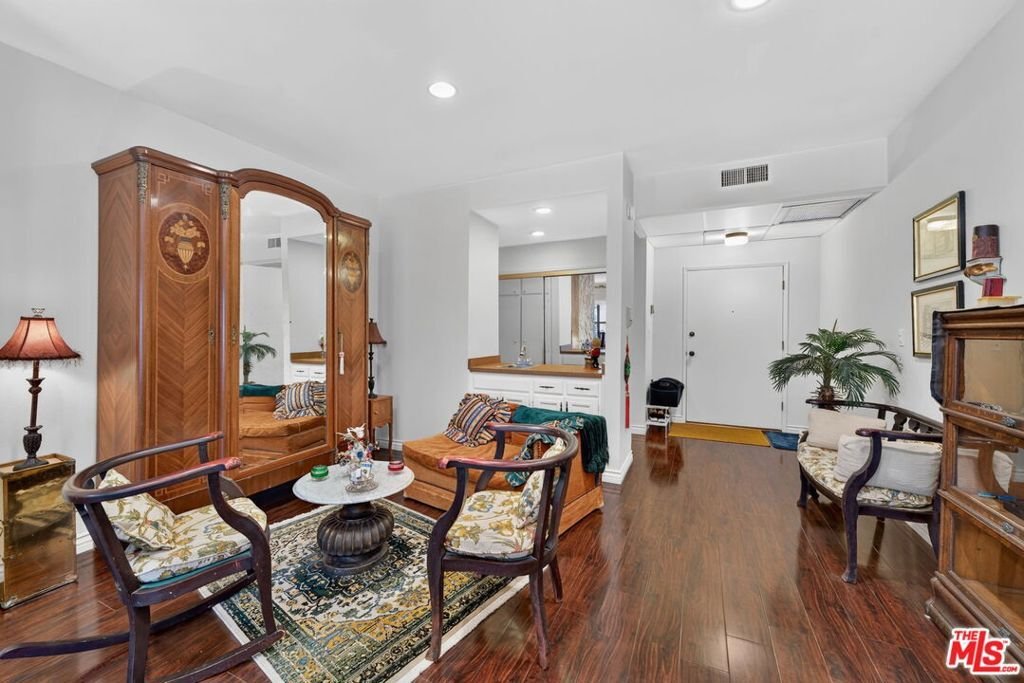 Condo in Los Angeles, California, United States 4 - 18643033