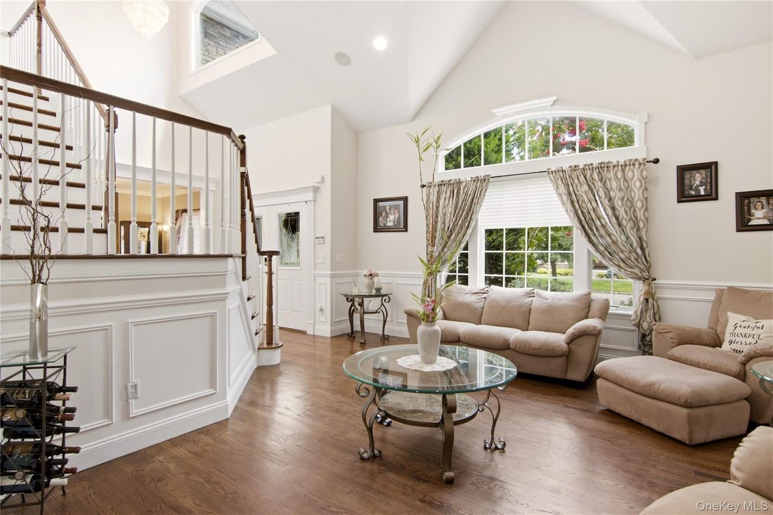 House in Smithtown, New York, United States 5 - 18641909