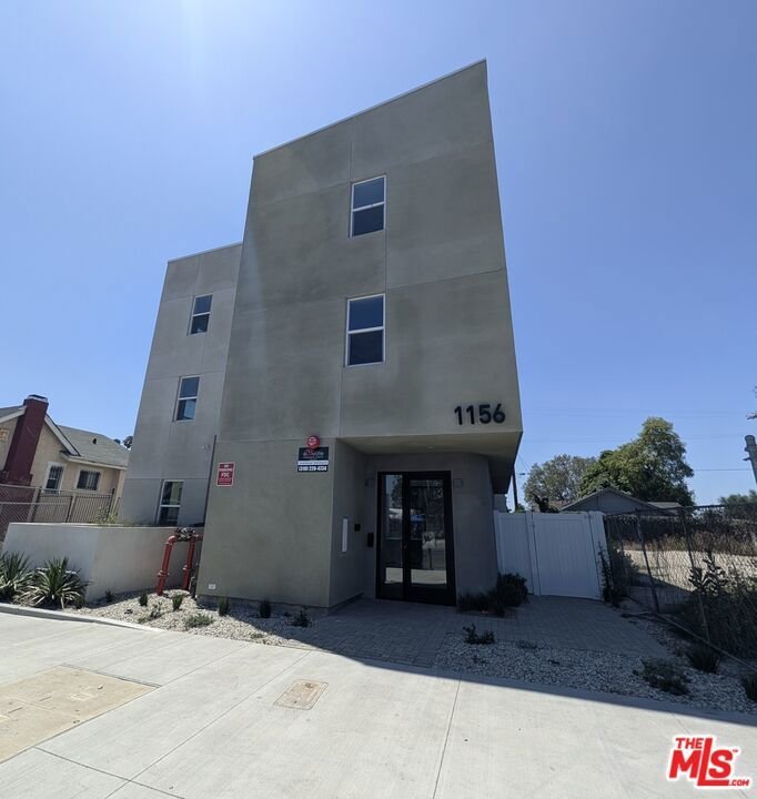 Los Angeles, California, United States 1 - 18645930
