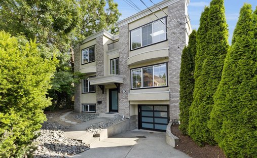 House in Victoria, British Columbia, Canada 1