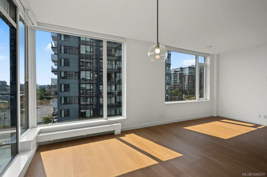 Condo in Victoria, British Columbia, Canada 3 - 18643812