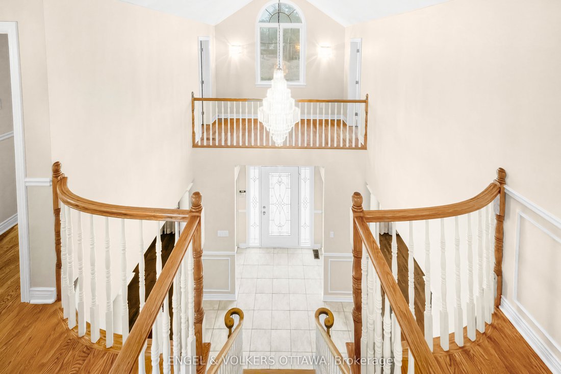 House in Ottawa, Ontario, Canada 3 - 18643583