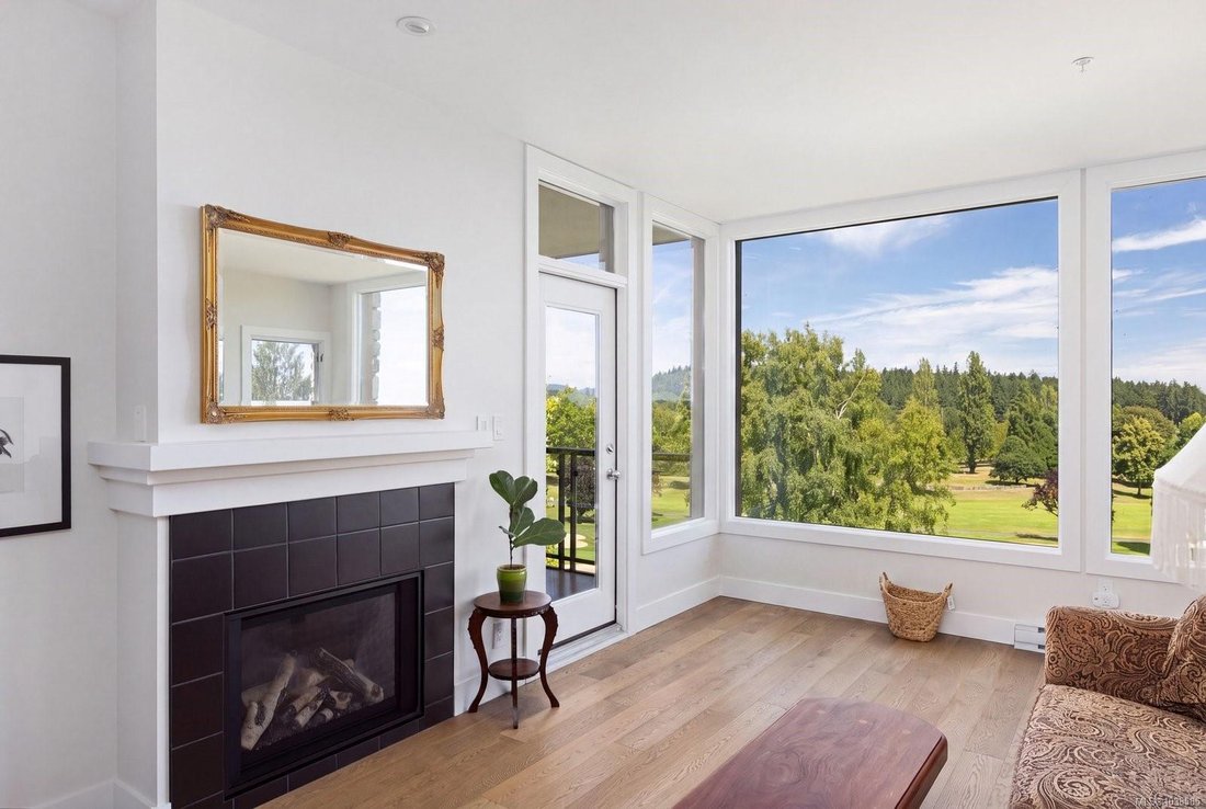 Condo in Saanich, British Columbia, Canada 5 - 18643594