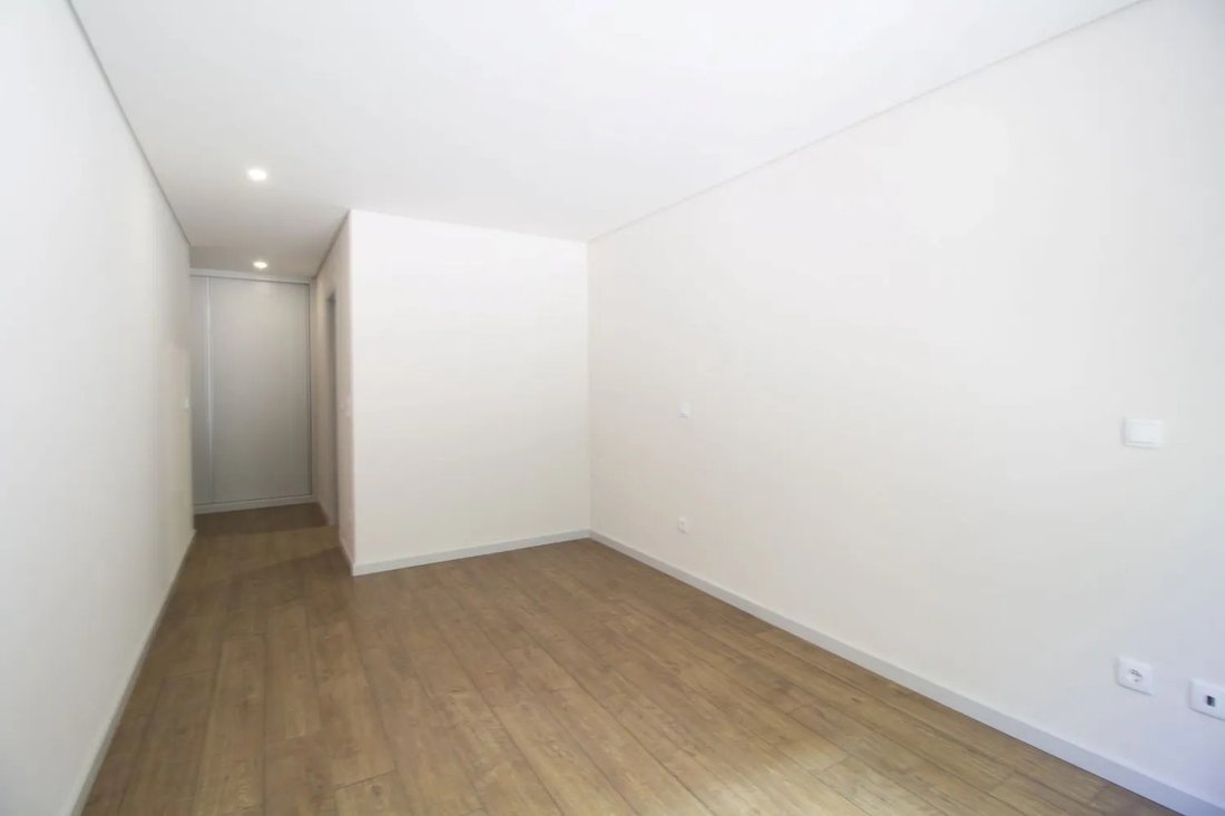 Apartment in Cedofeita, Santo Ildefonso, Se, Miragaia, Sao Nicolau e Vitoria, Porto District, Portugal 5 - 14899836