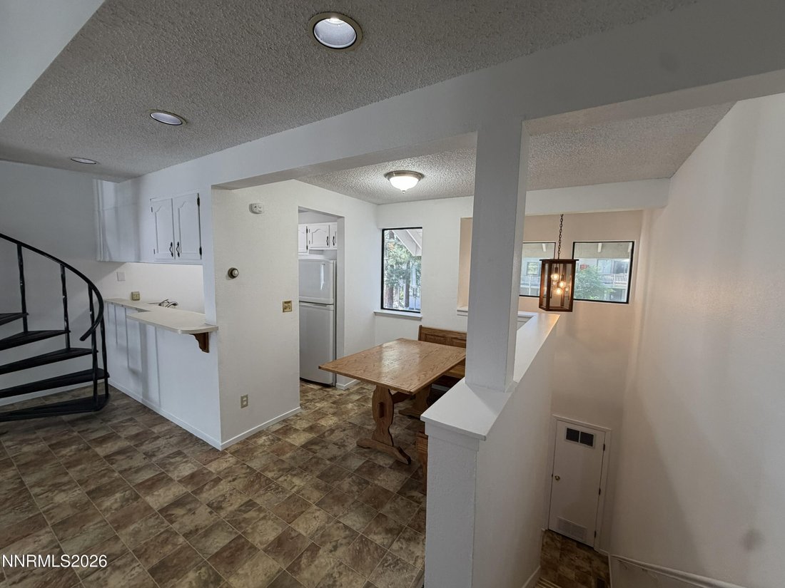 Condo in Incline Village, Nevada, United States 5 - 18642960