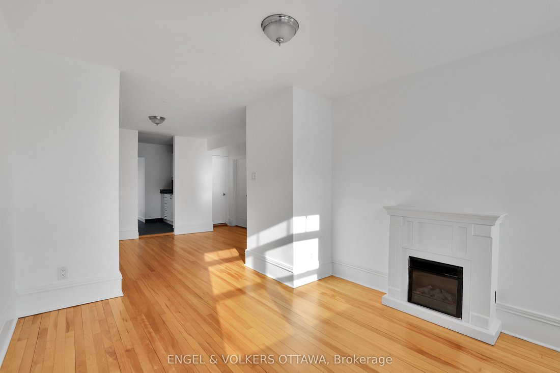 House in Ottawa, Ontario, Canada 5 - 18643756