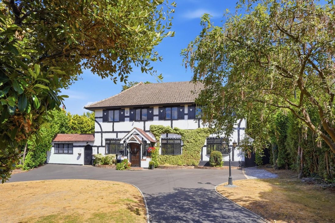House in North Looe, Epsom and Ewell, England 1 - 17427393