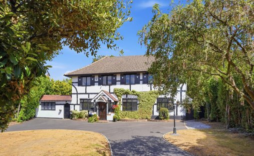 House in North Looe, Epsom and Ewell, England 1