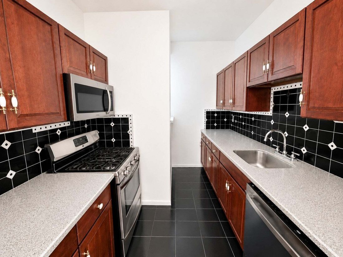 Condo in New York, New York, United States 4 - 18643079
