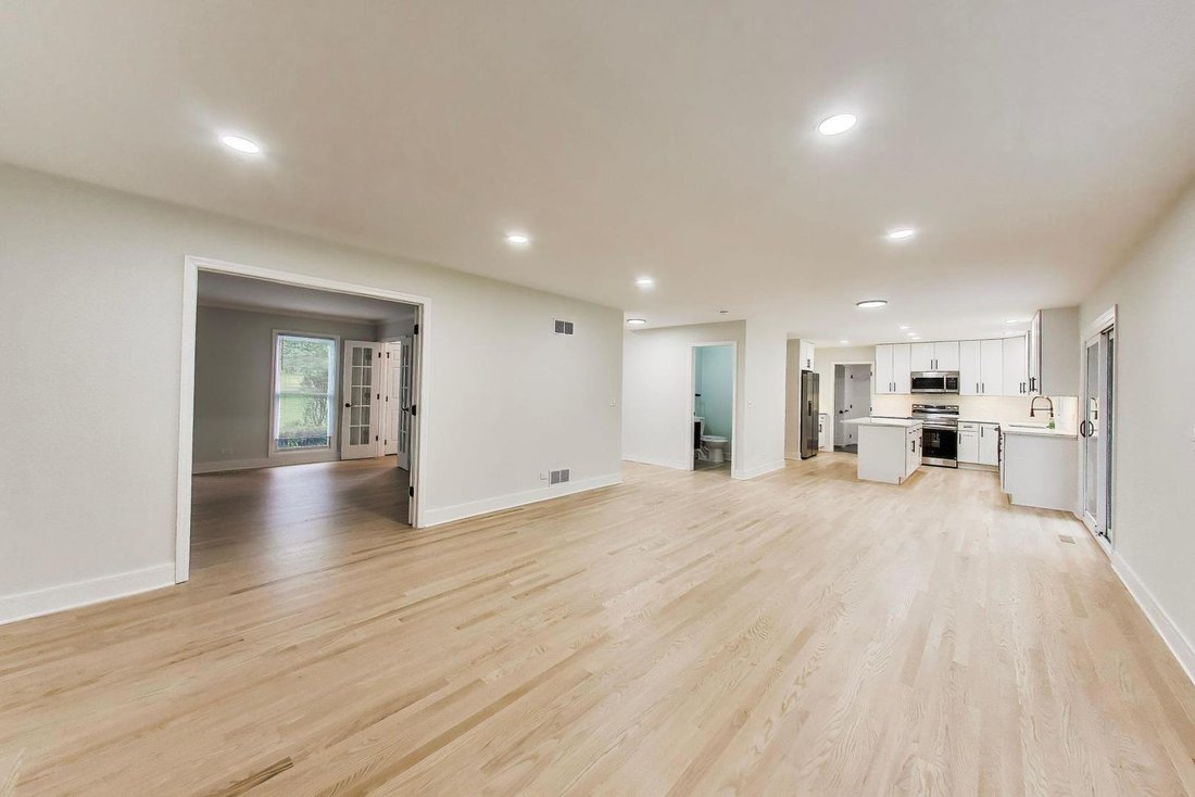 House in Cary, Illinois, United States 3 - 18642394