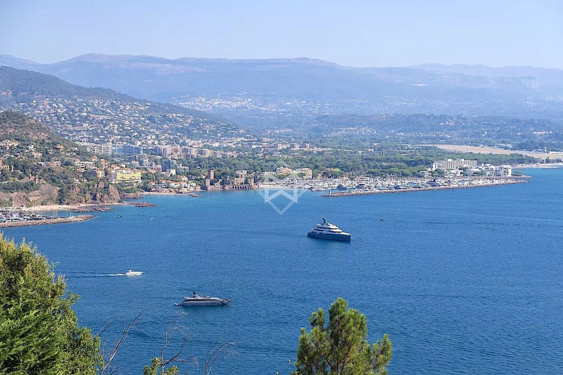 Villa in Arrondissement of Grasse, Provence-Alpes-Côte d'Azur, France 4 - 18644589