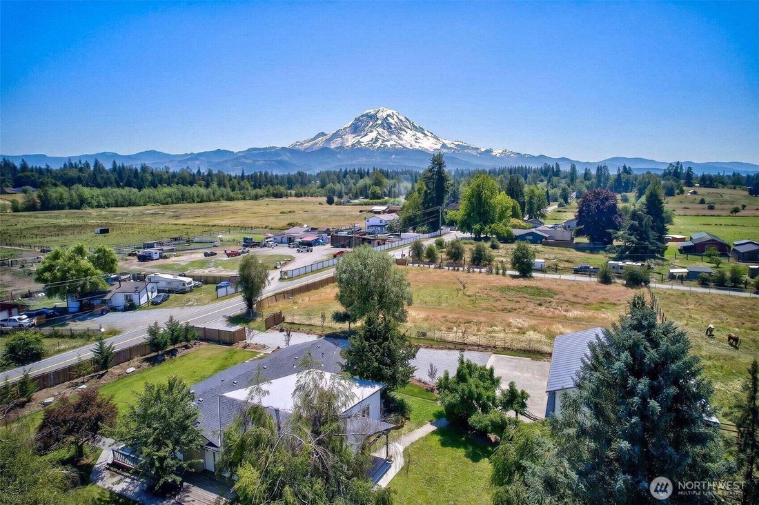 Farm Ranch in Enumclaw, Washington, United States 3 - 18642674