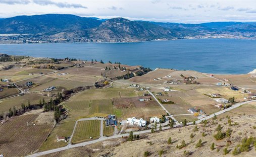Land in Penticton, British Columbia, Canada 1