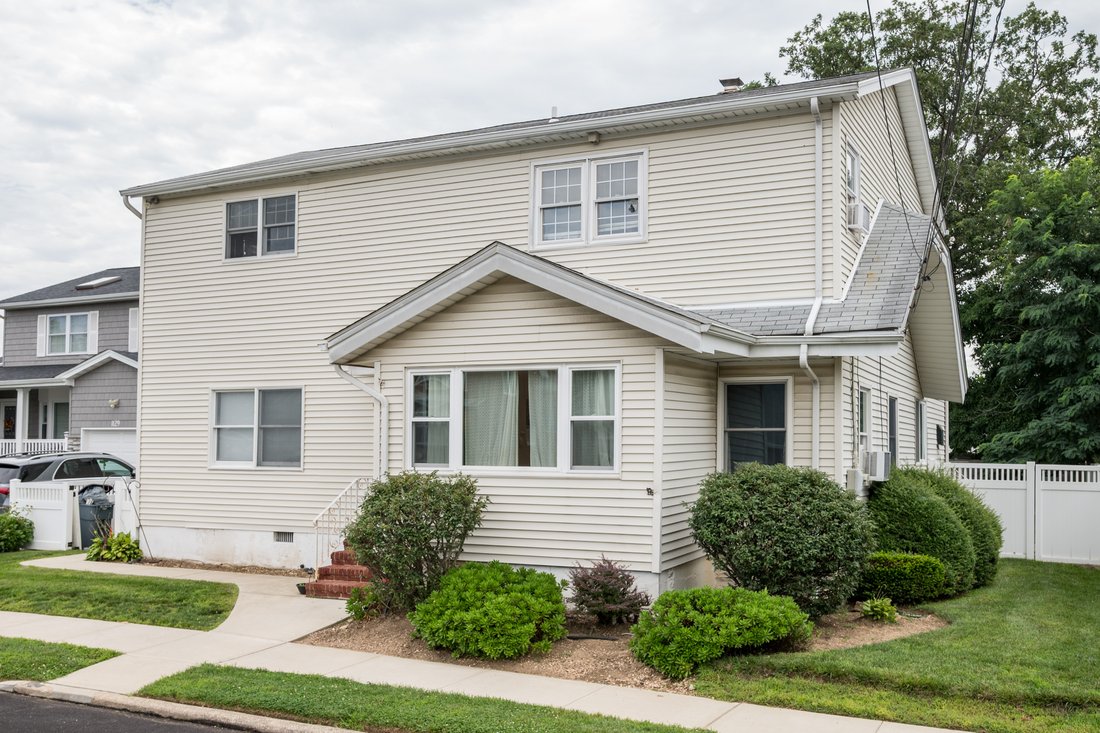 House in Bellmore, New York, United States 2 - 18641500