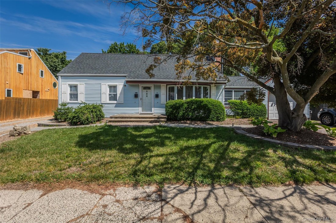 East Northport, New York, United States 1 - 18646834