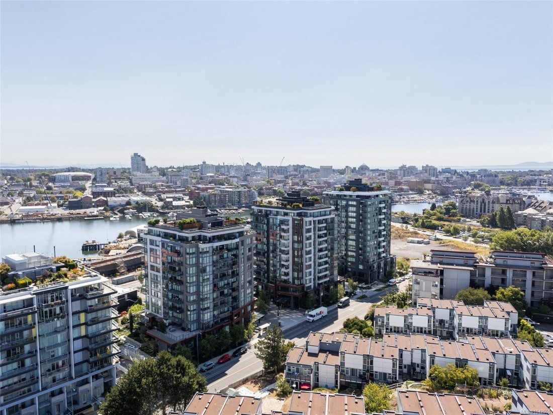 Condo in Victoria, British Columbia, Canada 2 - 18643548